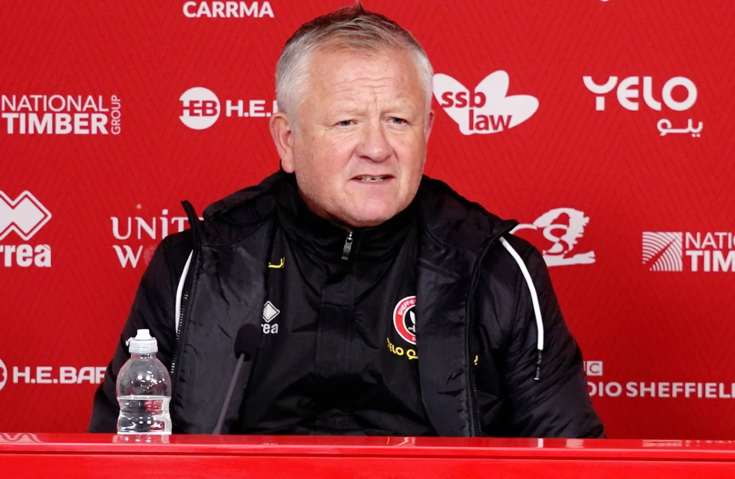 كريس وايلدر خلال حديثه في المؤتمر الصحافي (د.ب.أ)