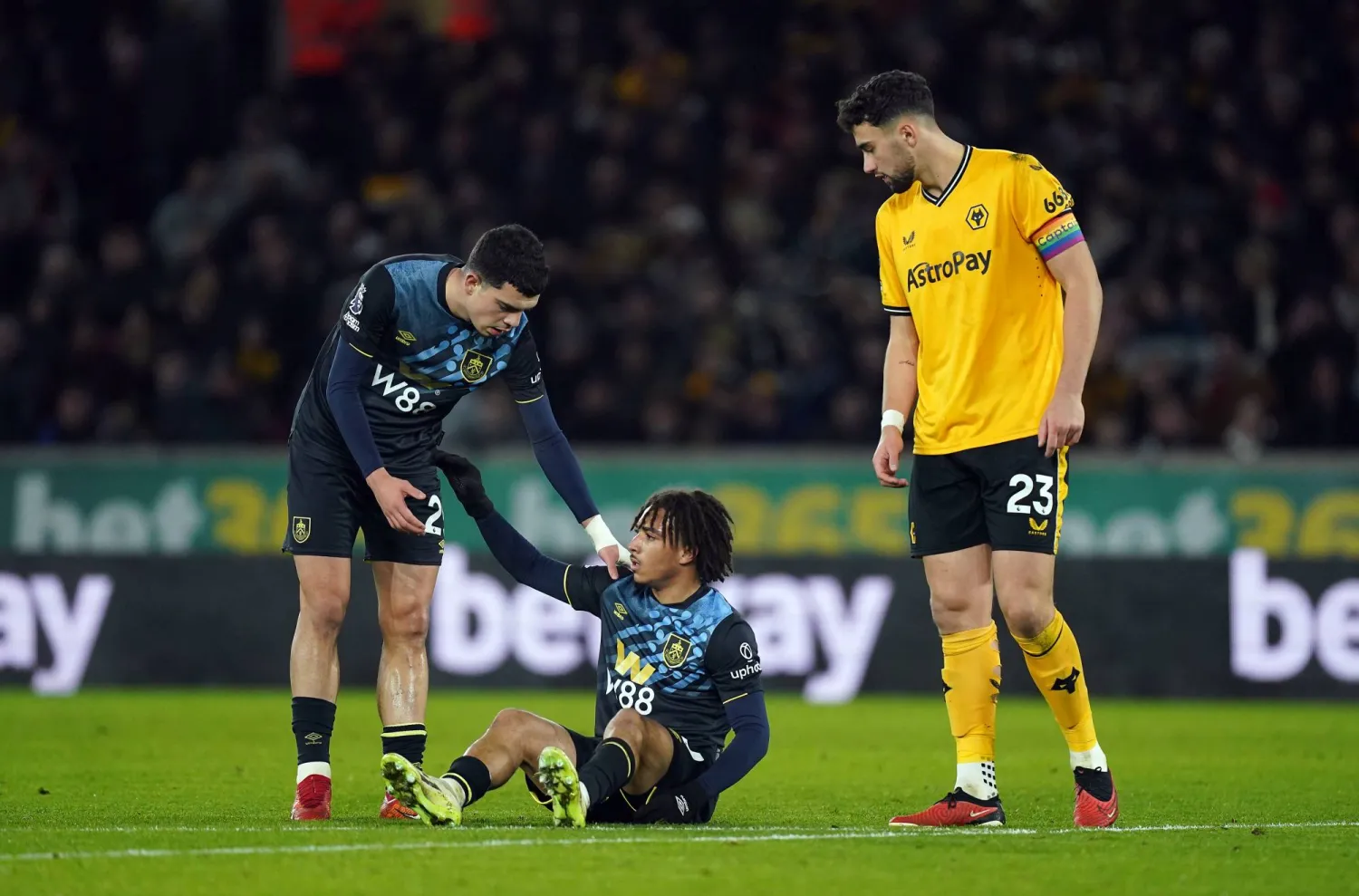 كوليوشو تعرض لإصابة في الركبة خلال الشوط الأول (د.ب.أ)