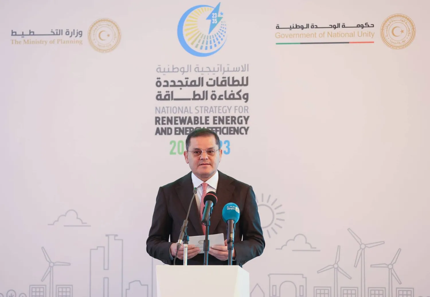 الدبيبة متحدثاً فى مؤتمر الطاقة بالعاصمة طرابلس (حكومة الوحدة)