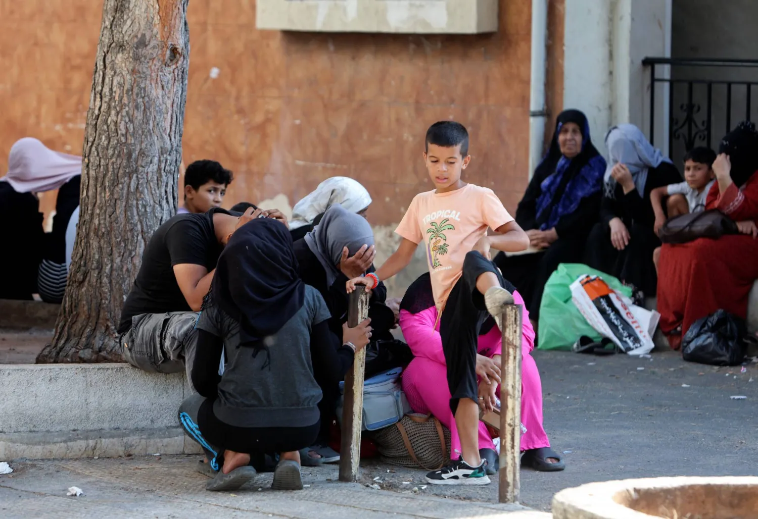 المنظمة الأممية قالت إن أكثر من ربع الأسر أكد عدم ذهاب الأطفال في عمر الدراسة إلى المدرسة (أرشيفية - رويترز)