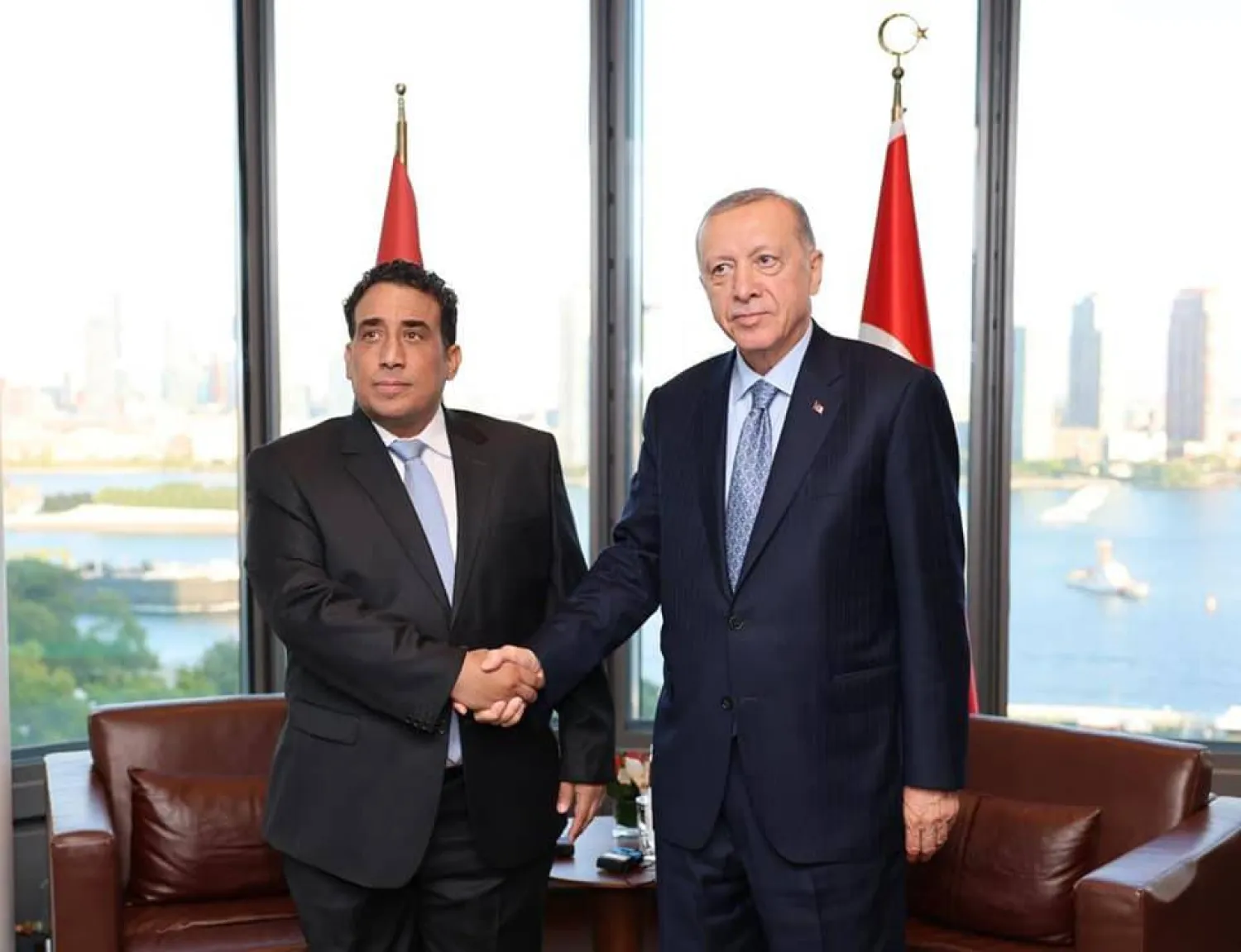 من لقاء سابق بين المنفي وإردوغان في نيويورك في سبتمبر 2022 (د.ب.أ)