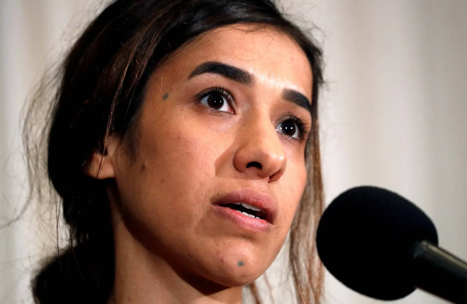 FILE PHOTO: Nobel Peace Prize co-recipient Nadia Murad speaks at the National Press Club in Washington, US, October 8, 2018.  REUTERS/Kevin Lamarque/File Photo