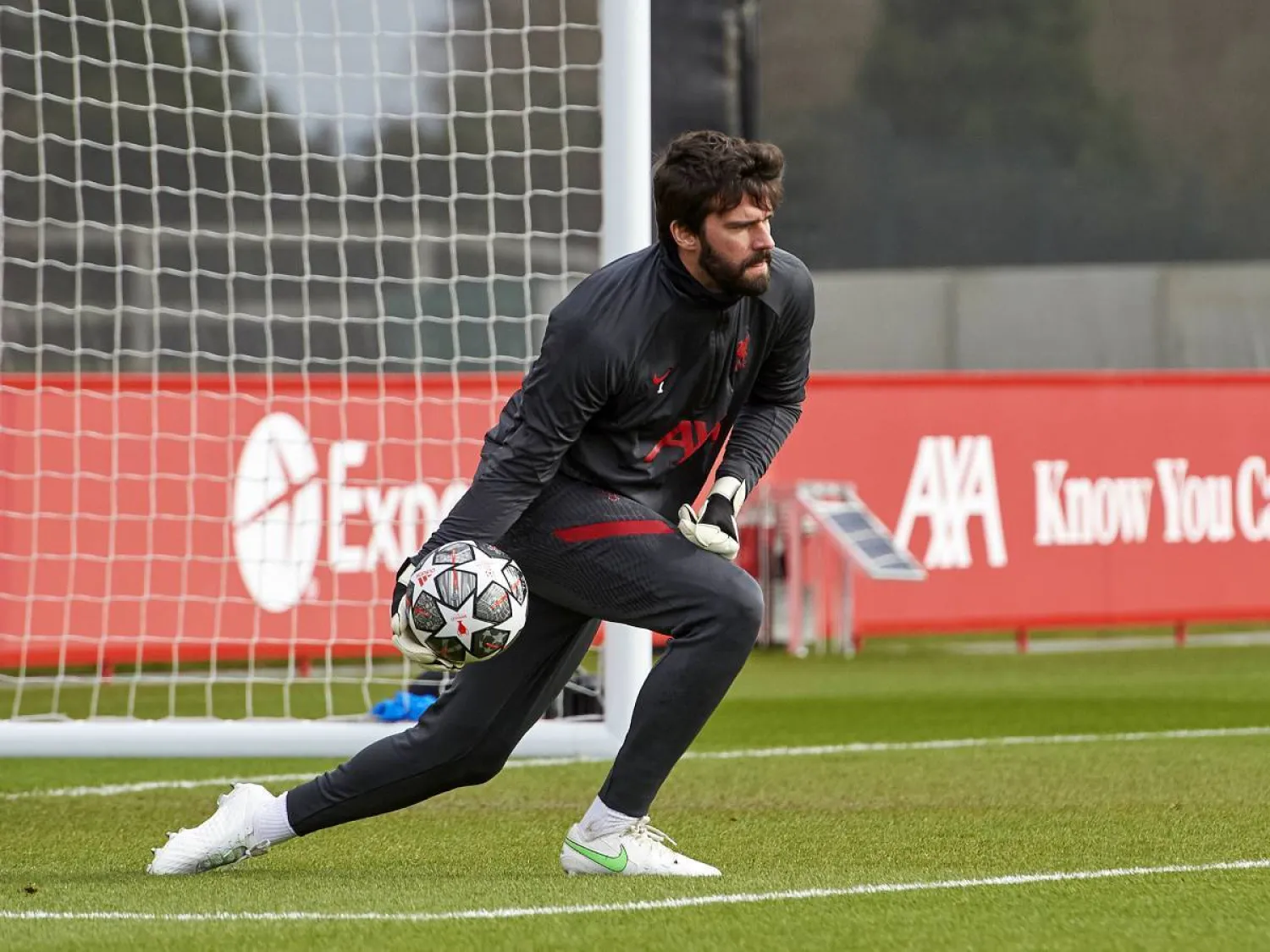 أليسون يعد أحد أفضل حراس المرمى في العالم (رويترز)