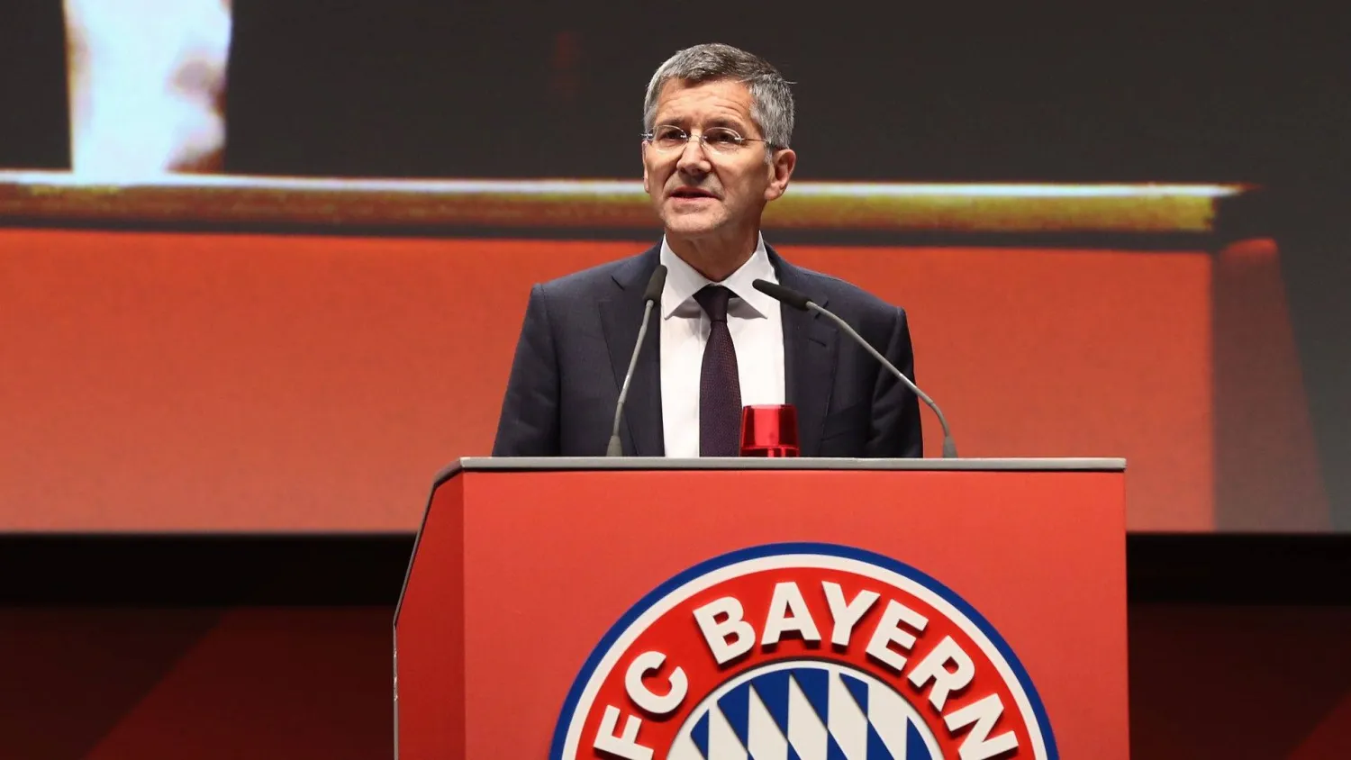 هربرت هاينر رئيس نادي بايرن ميونيخ (منصة إكس)