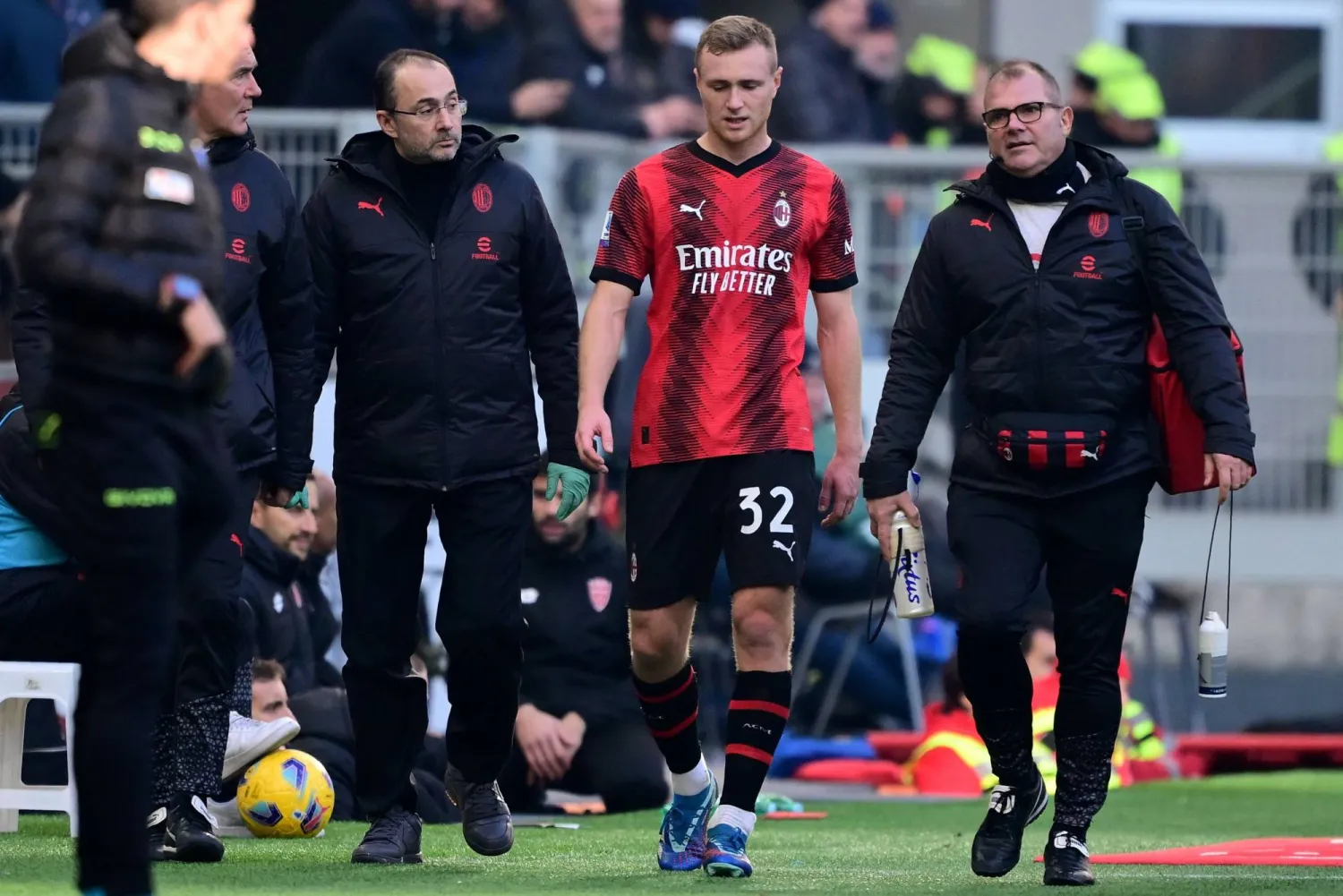 تومازو بوبيغا لن يكون حاضراً مع ميلان في المباريات المقبلة (أ.ف.ب)