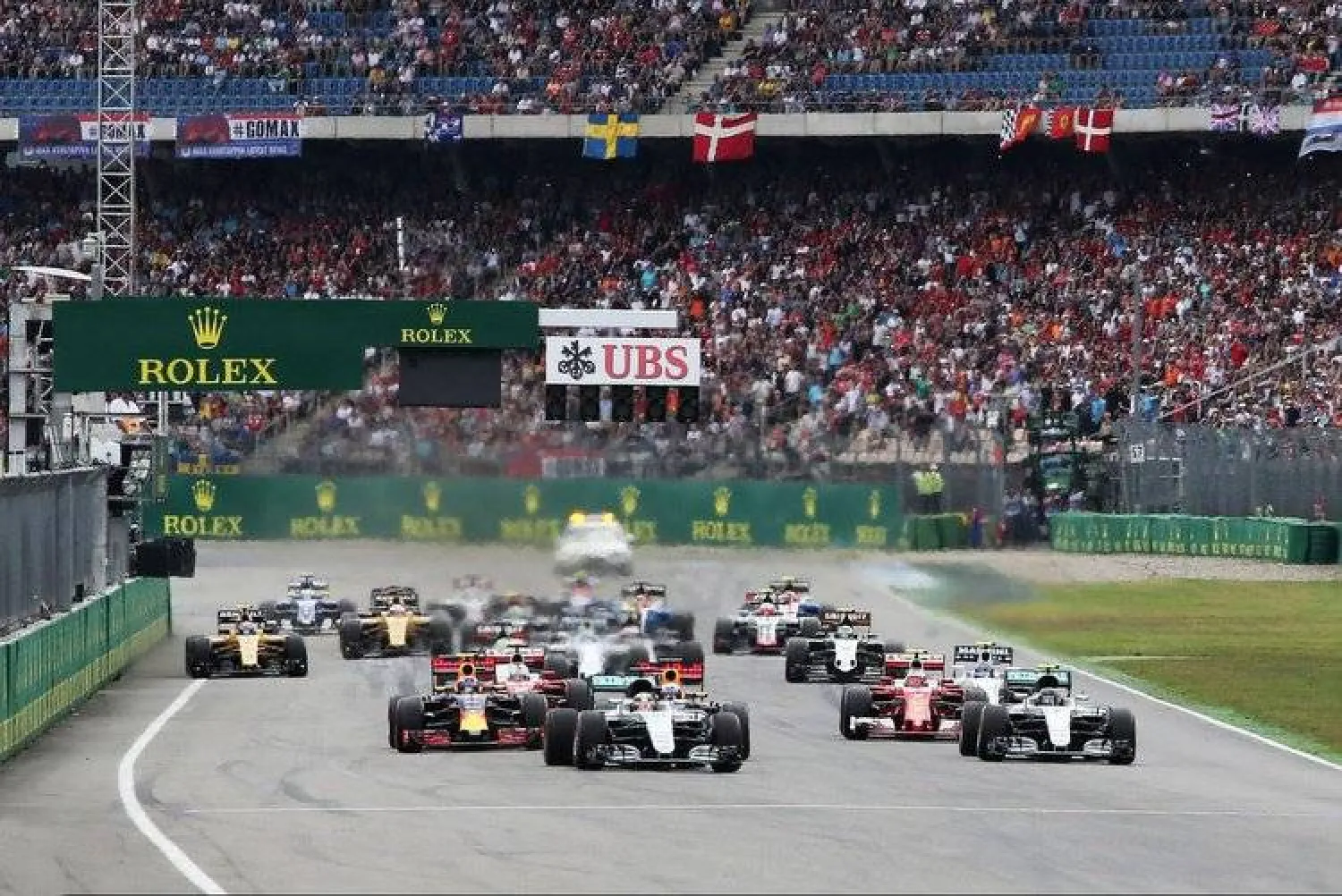 «سكاي» و«آر تي إل» التليفزيونيتان أبرمتا صفقة للبث المجاني لمدة عامين (فورمولا - 1)