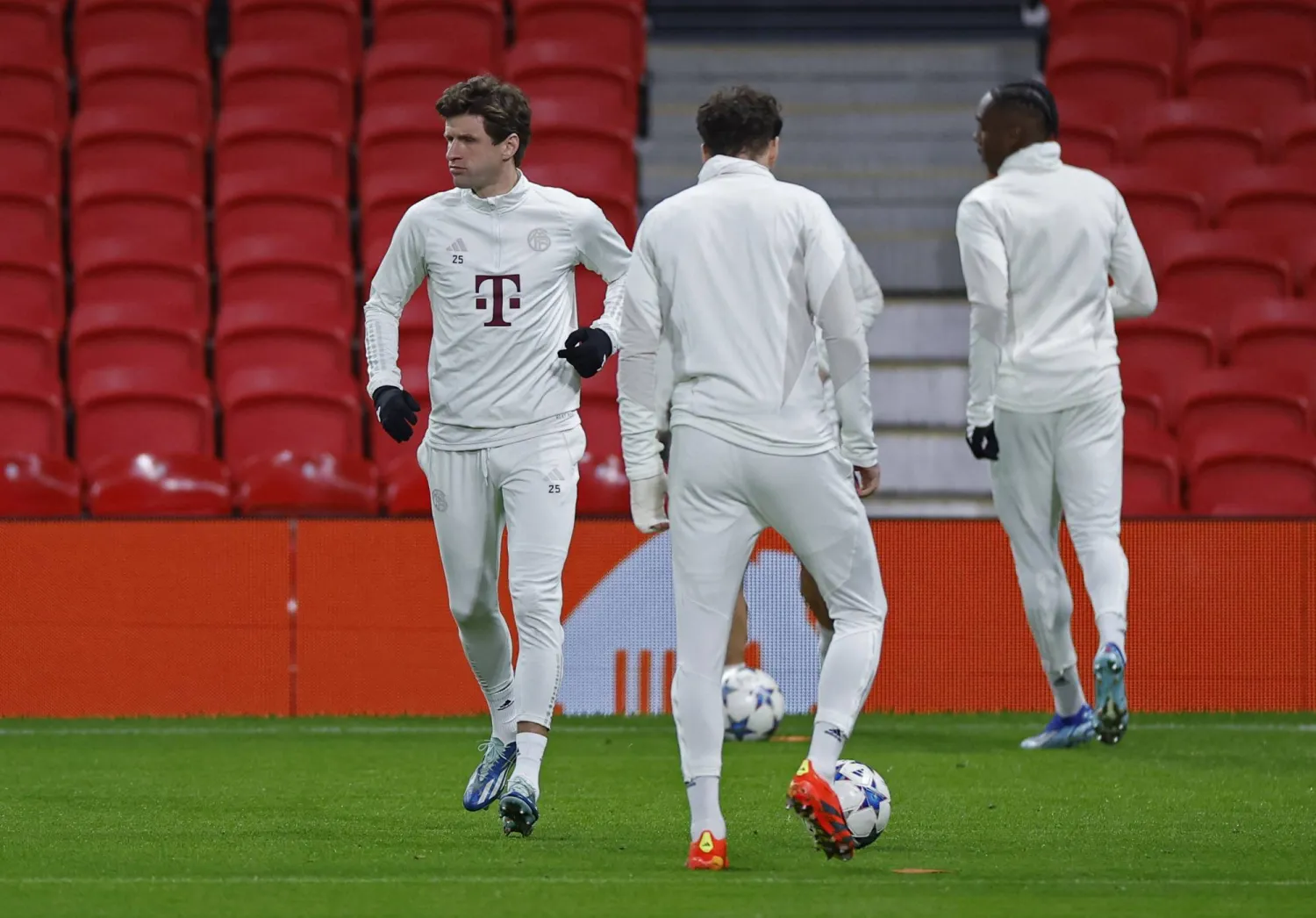 مولر خلال تدريبات البايرن (رويترز)