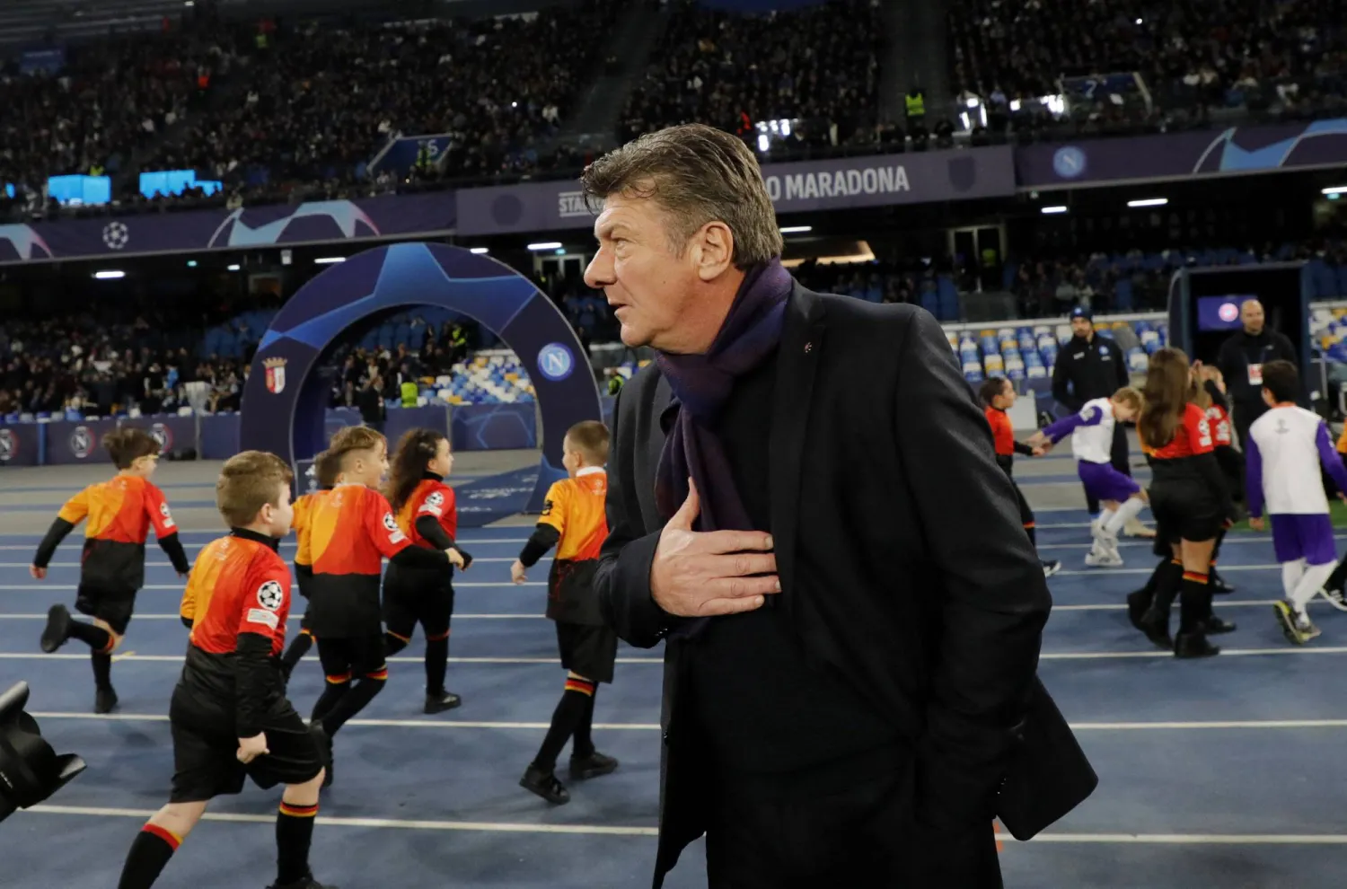 والتر ماتزاري مدرب نابولي (رويترز)