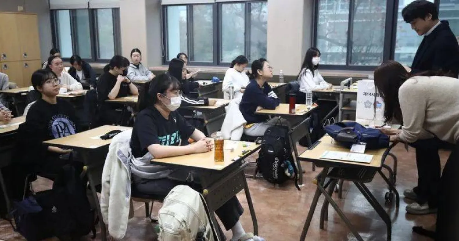 الامتحان يعد واحداً من أصعب الاختبارات في العالم (إ.ب.أ)