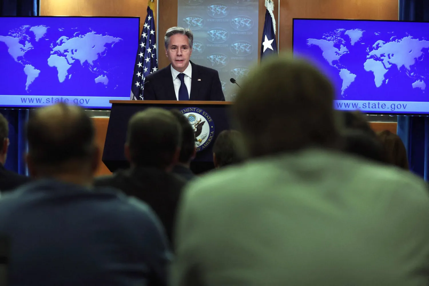 وزير الخارجية الأميركي أنتوني بلينكن يتحدث خلال مؤتمر صحافي في وزارة الخارجية (أ.ف.ب)