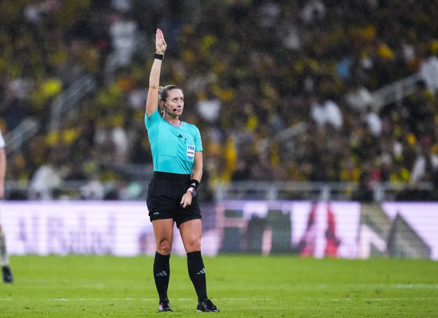 توري بينسو ستدير لقاء الأهلي المصري وأوراوا ريد الياباني ضمن منافسات كأس العالم للأندية (أ.ب)