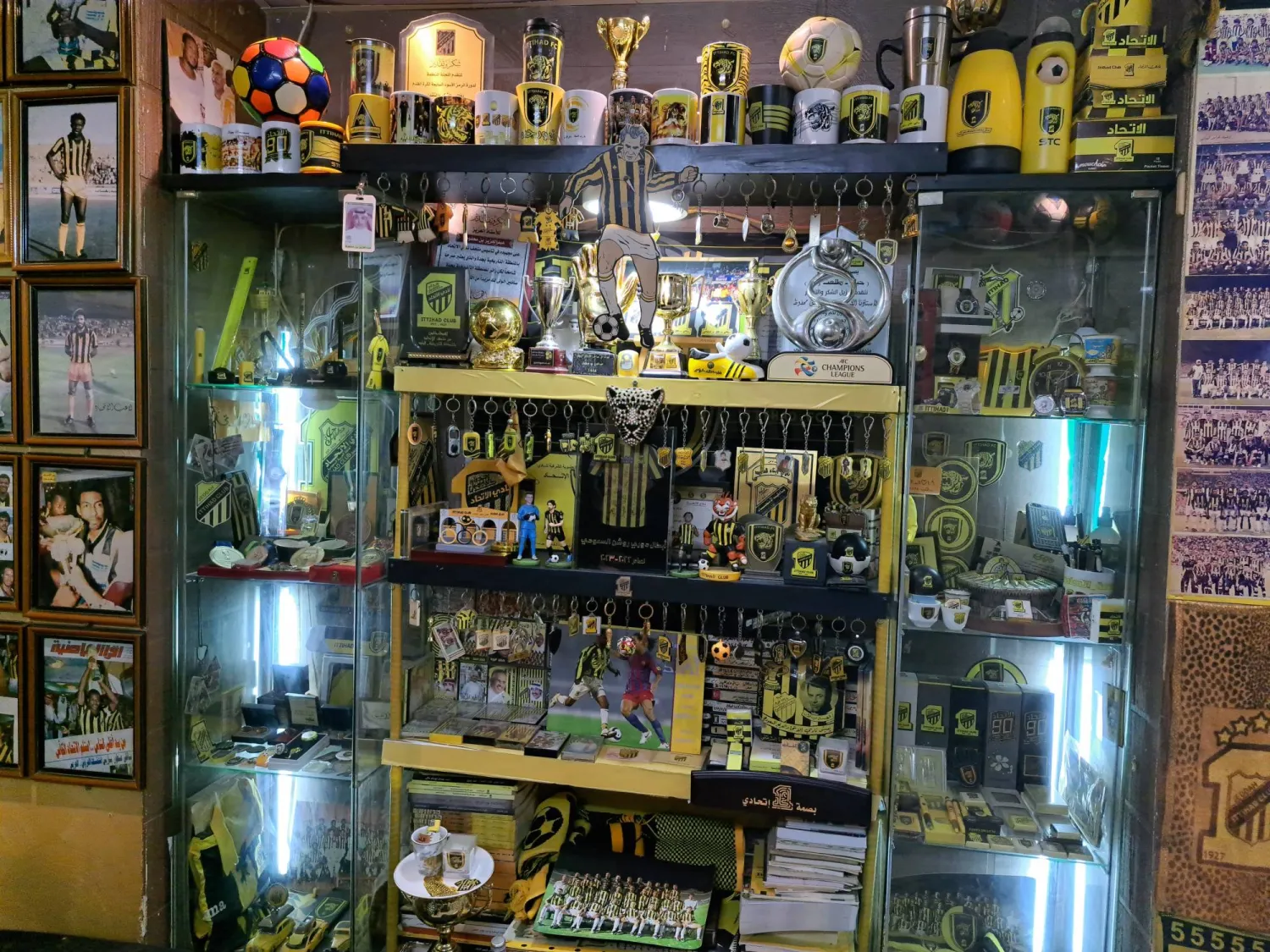 مقتنيات ثمينة بعضها يزيد عمره عن 45 عاما تزين أركان المتحف (الشرق لأوسط)