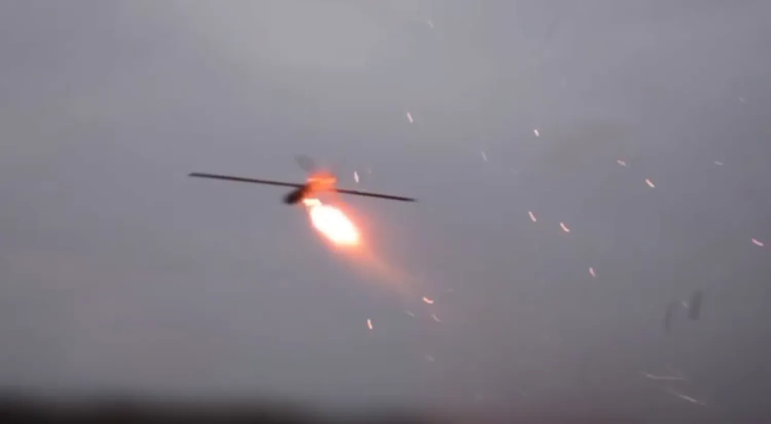 لقطة من فيديو نشرته الفصائل العراقية لاستهداف هدف في البحر المتوسط