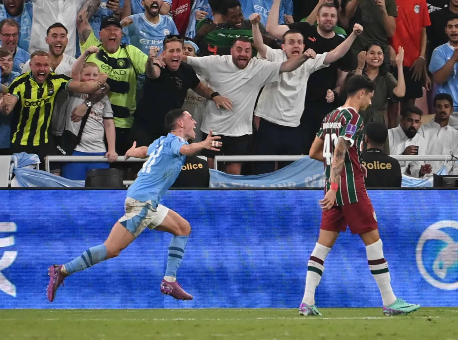 فودين ينطلق فرحا بعد هدفه في الشباك البرازيلية (تصوير: علي خمج)