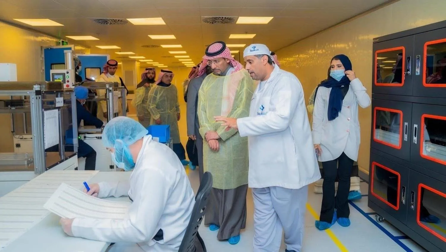 Saudi Minister Bandar Al-Khorayef during his visit to a factory in the Aseer region, southwest of the Kingdom (Asharq Al-Awsat)