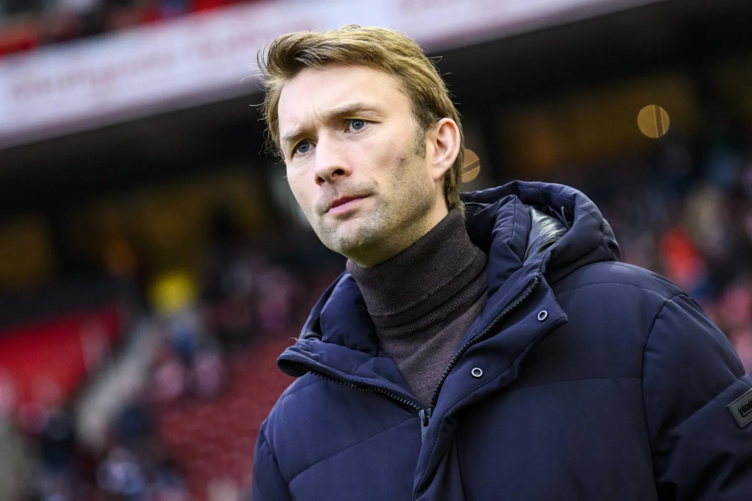 سيمون رولفس مدير الكرة بنادي باير ليفركوزن الألماني (د.ب.أ)