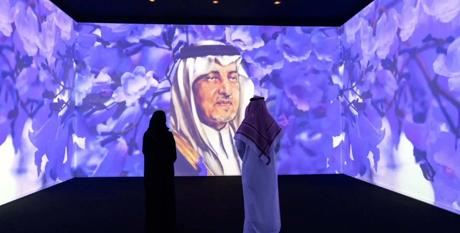 معرض «موطن أفكاري» سلّط الضوء على الإرث الغني لقامةٍ ثقافيةٍ وطنيةٍ بارزةٍ أثّرت في المجال الثقافي السعودي على مدى عقودٍ (الشرق الأوسط)