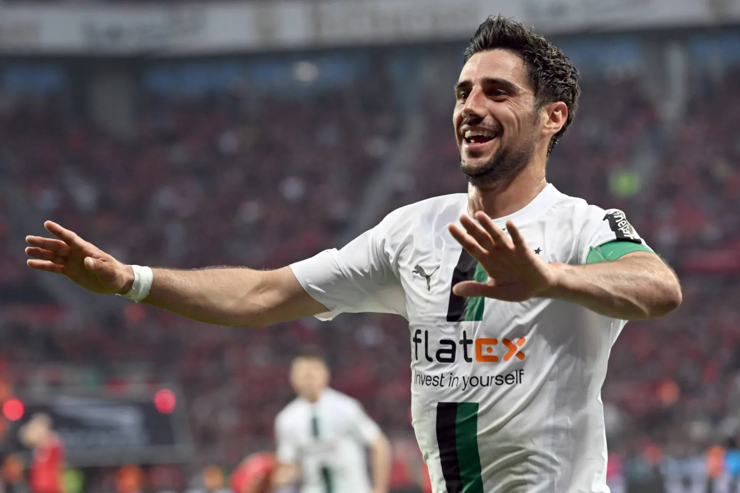 لارس ستيندل لاعب وسط وقائد فريق بوروسيا مونشنغلادباخ سابقاً (د.ب.أ)