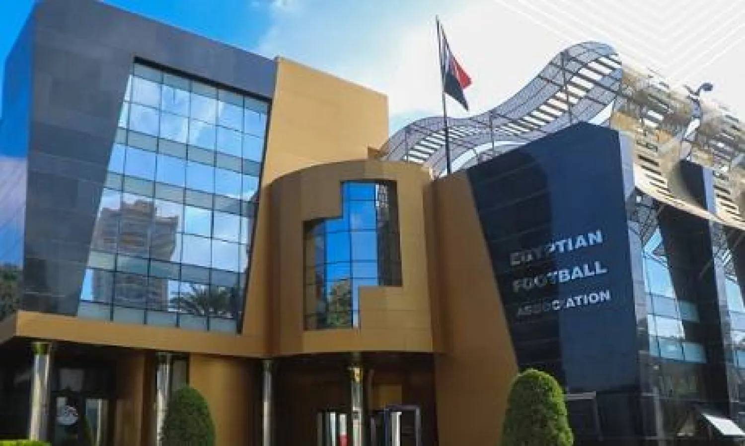 لجنة الحكام بالاتحاد المصري لكرة القدم أعلنت عن قائمتي مواجهتي ما قبل نهائي السوبر (منصة إكس)