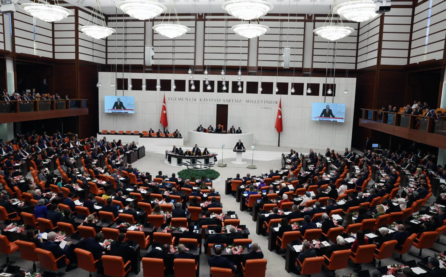 الرئيس التركي رجب طيب إردوغان يتحدث في افتتاح الفصل الثامن والعشرين للبرلمان التركي بأنقرة في 1 أكتوبر 2023 (رويترز)