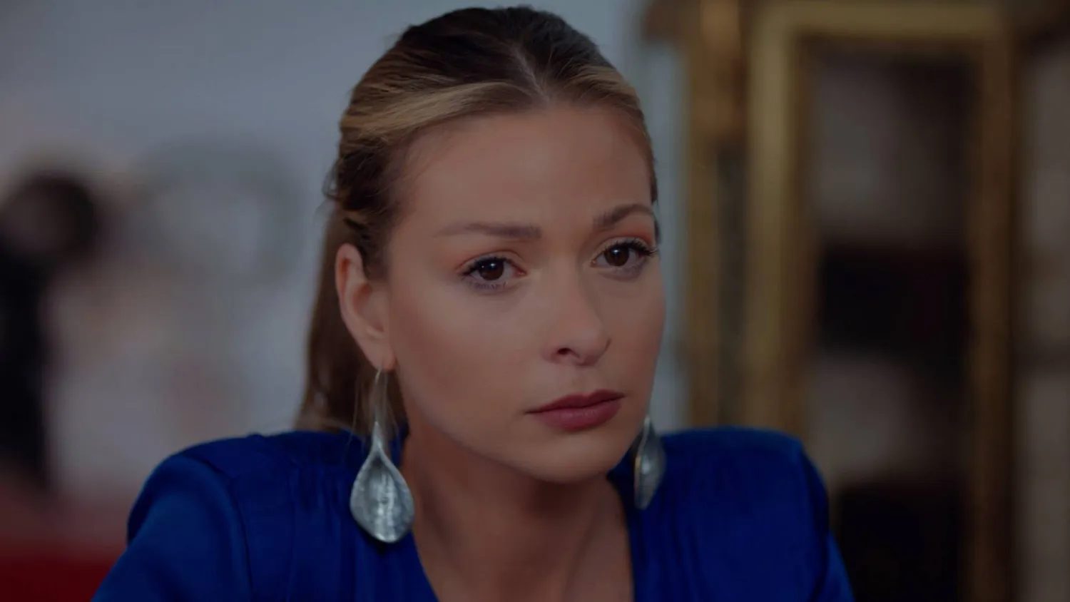 باميلا الكيك في «كريستال»  