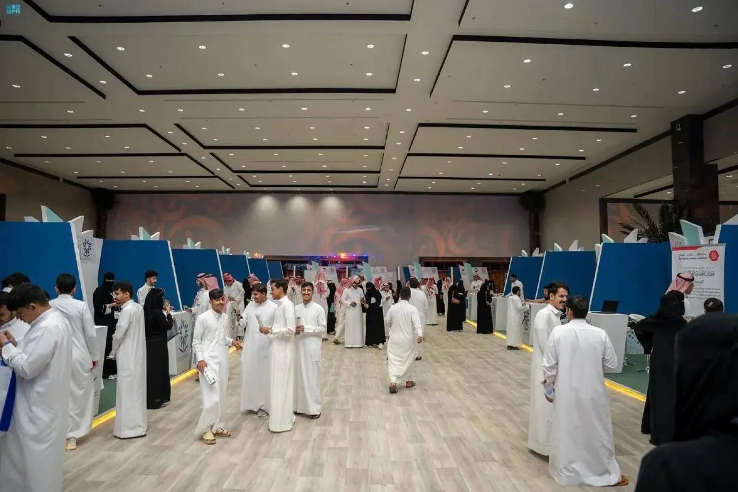 أحد ملتقيات التوظيف للباحثين عن العمل في منطقة الجوف (الشرق الأوسط)