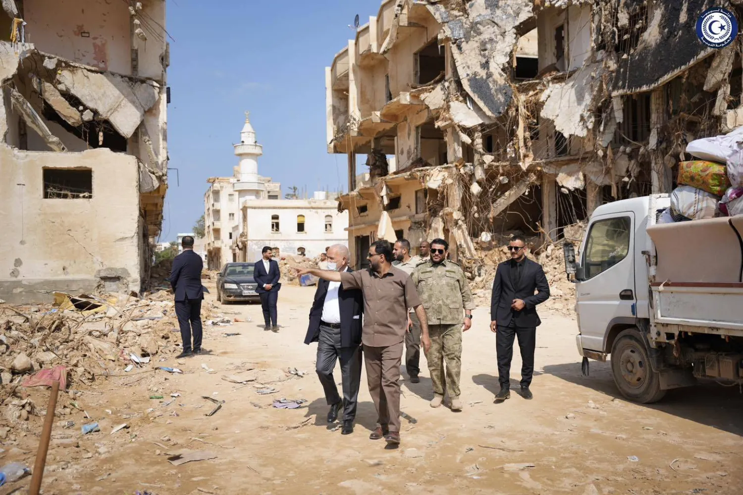 حمّاد رئيس الحكومة المكلفة من البرلمان في جولة بمدينة درنة (الحكومة)