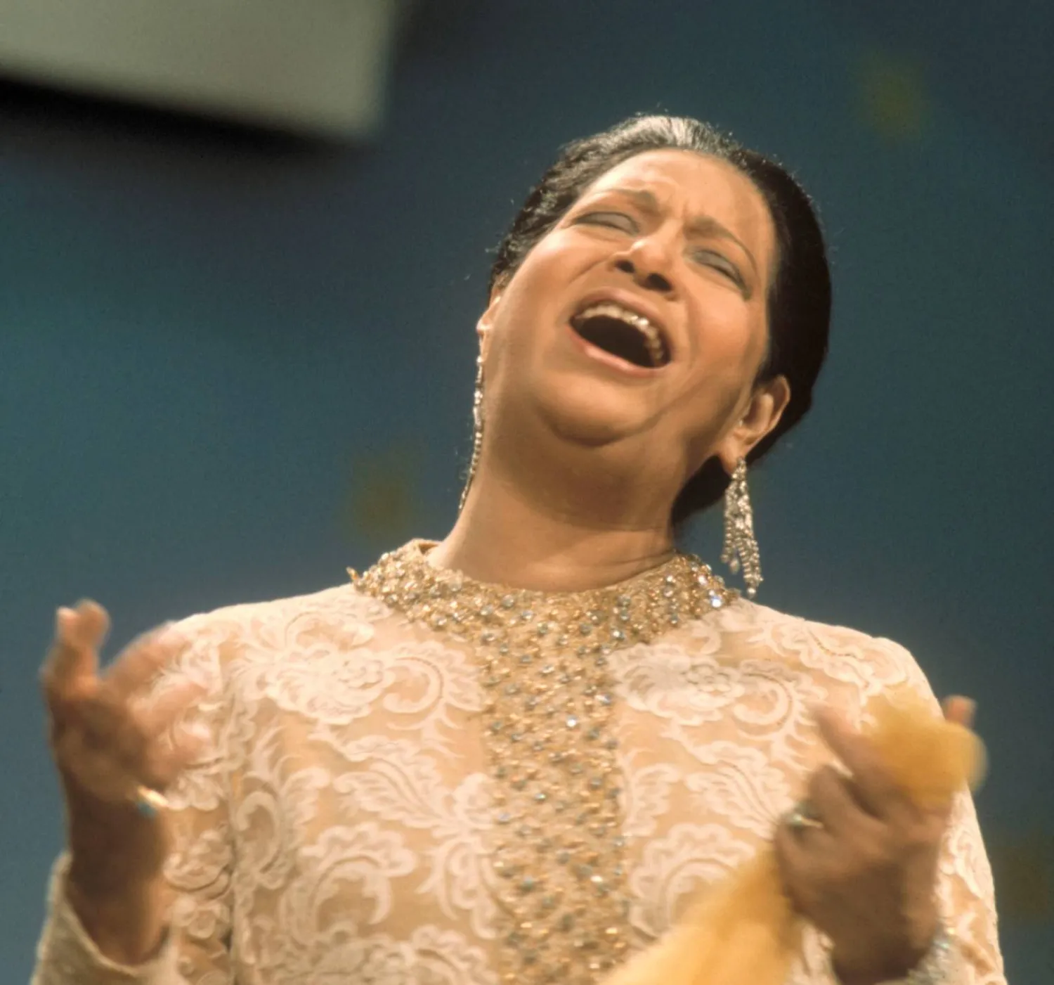 الراحلة الأسطورة أم كلثوم (أرشيفية)