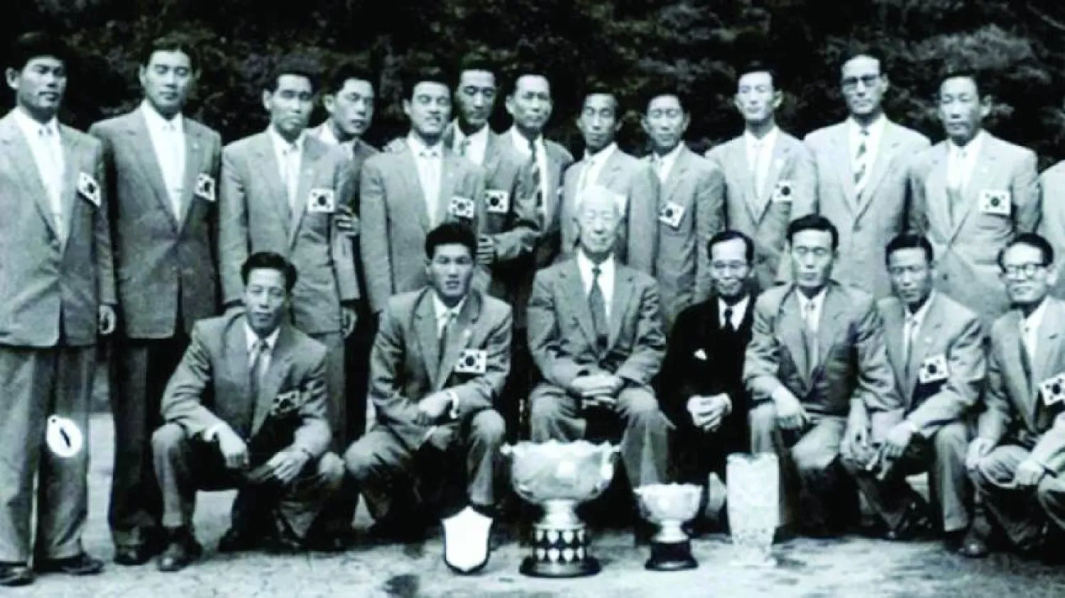 
منتخب كوريا الفائز بلقب 1960 (الشرق الأوسط)