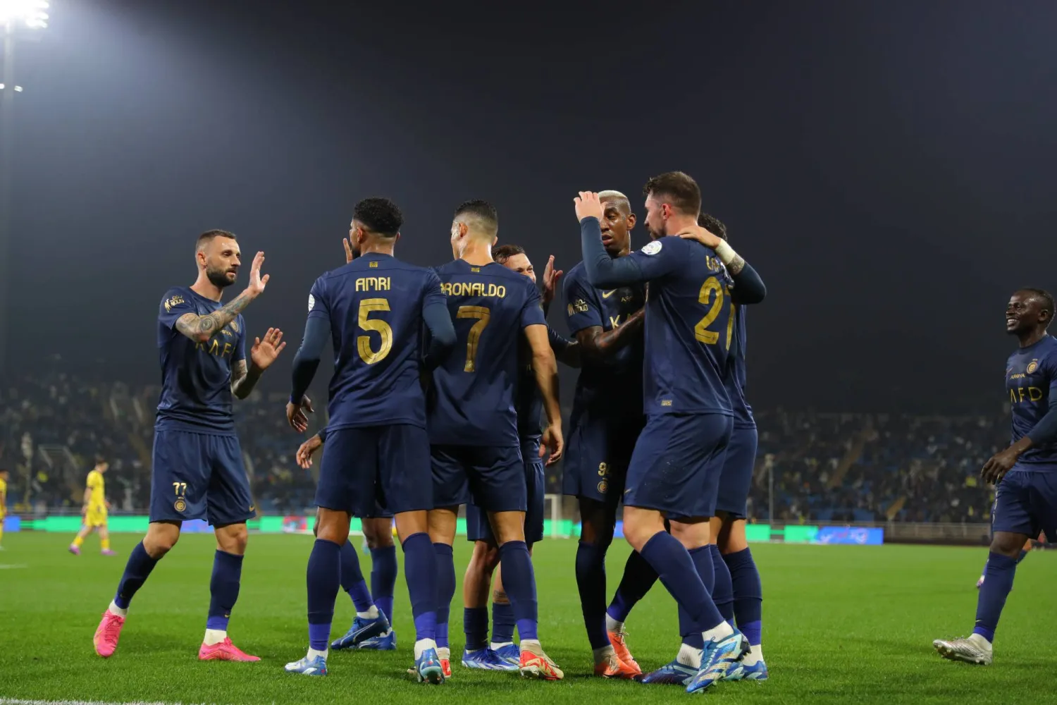 فرحة صفراء تكررت كثيراً أمام التعاون (تصوير: عبد العزيز النومان)