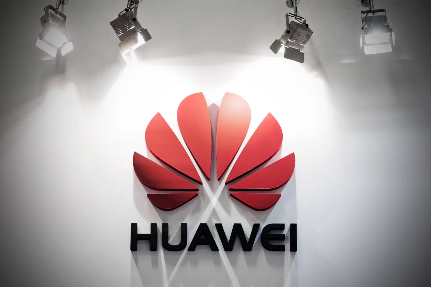 FILED - 01 September 2012, Berlin: The logo of the Chinese company Huawei is seen at the International Consumer Electronics Fair IFA. Photo: Robert Schlesinger/ZB/dpa