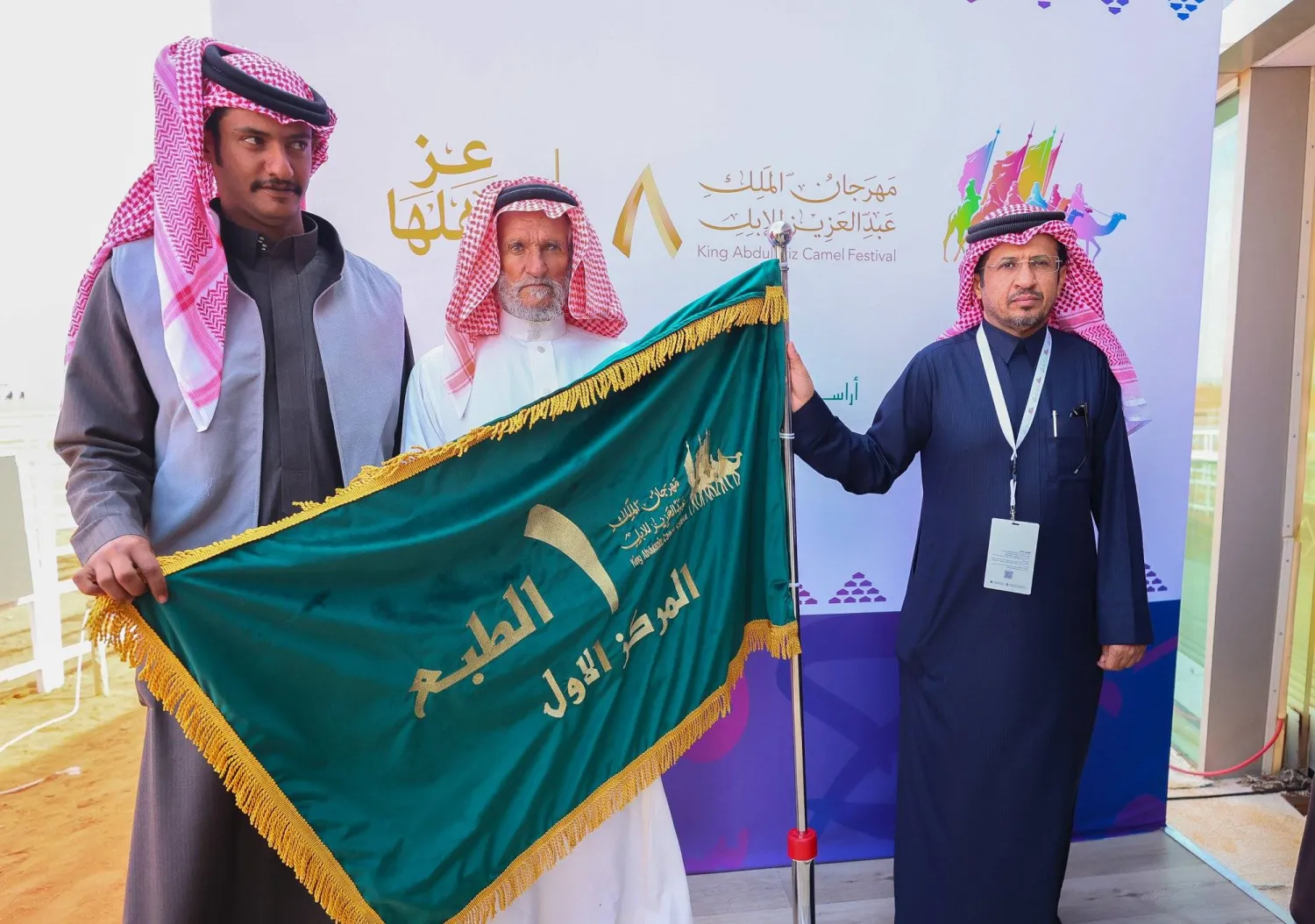 عبيد حجاج العتيبي توّج بالمركز الأول في «الطبع» (نادي الإبل)