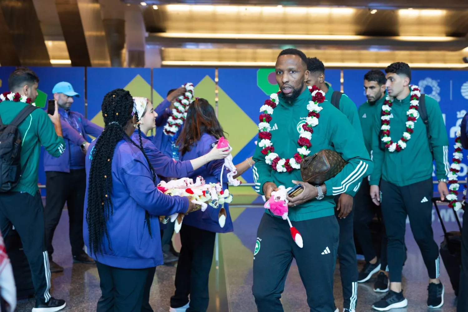 لحظة وصول المنتخب السعودي إلى مطار حمد الدولي في الدوحة (المنتخب السعودي)