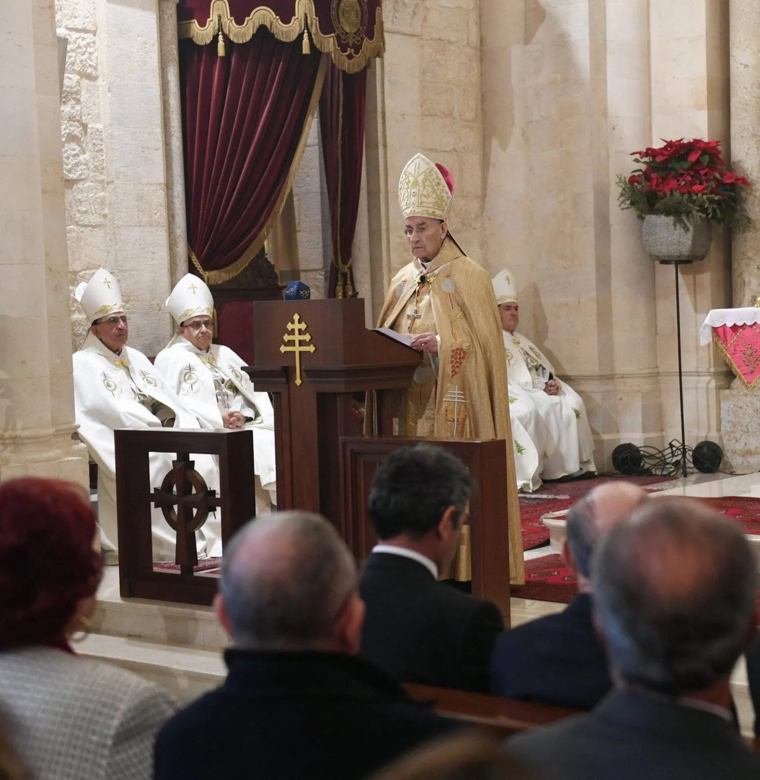 البطريرك الراعي خلال ترؤسه قداس الأحد (موقع البطريركية المارونية)