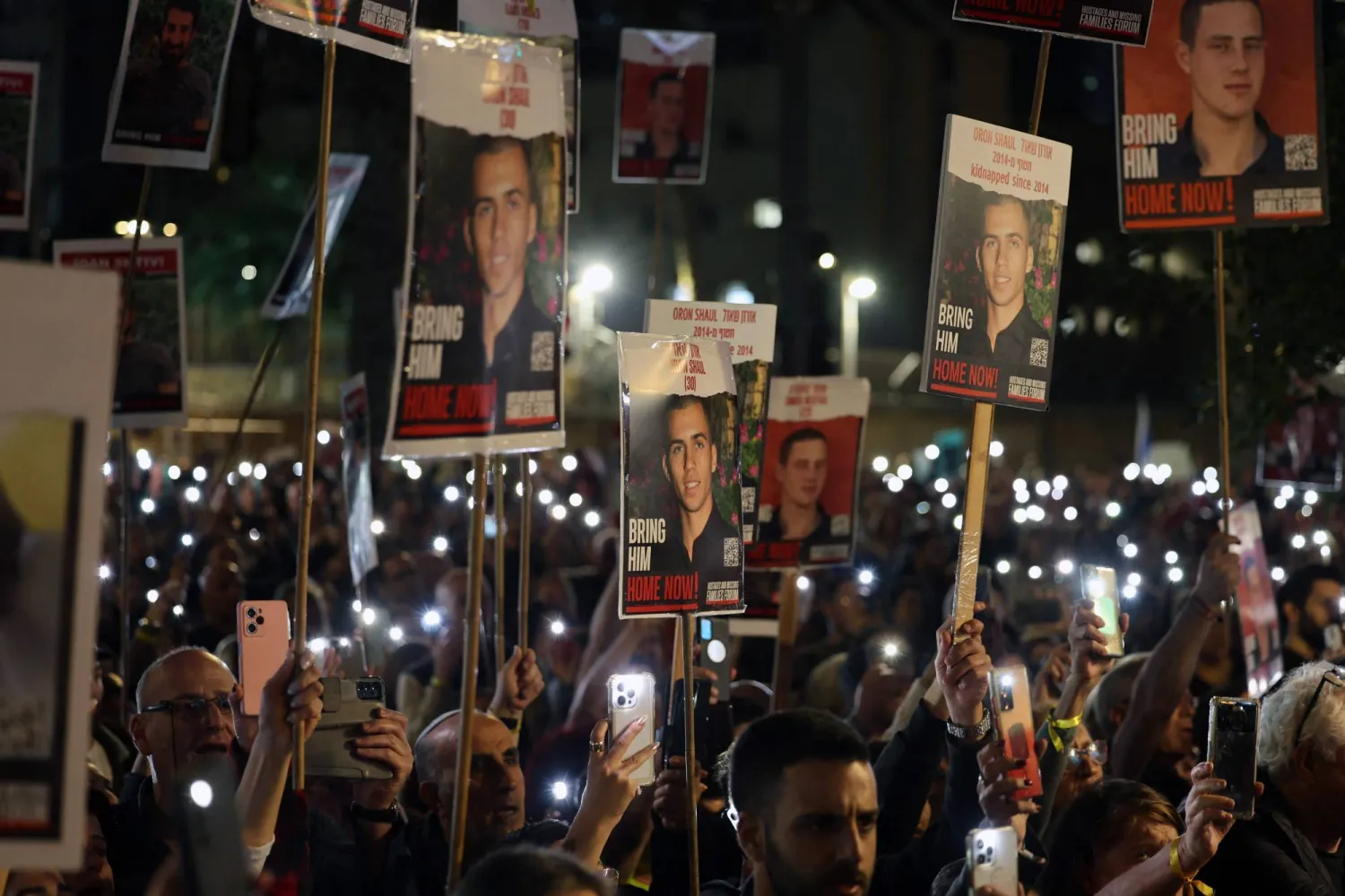 متظاهرون في تل أبيب يطالبون بعودة المحتجزين في غزة (أ.ف.ب)
