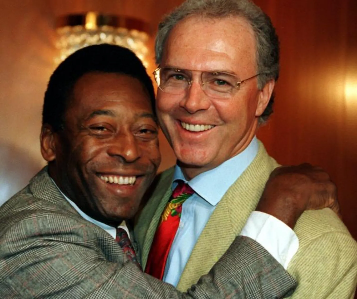 بيكنباور قال إنه كان على تواصل مع بيليه وسيظل في قلبه دائماً (د.ب.أ)