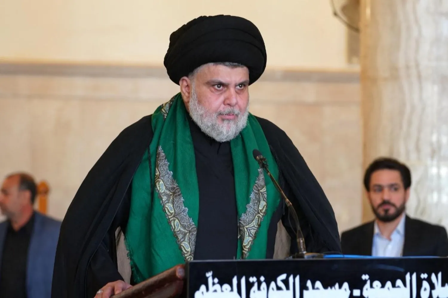 Mukteda es-Sadr'ın bazı destekçileri, Sadr'ın çekilerek sahayı rakiplerine bırakmasından şikayet ediyor / Fotoğraf: AFP
