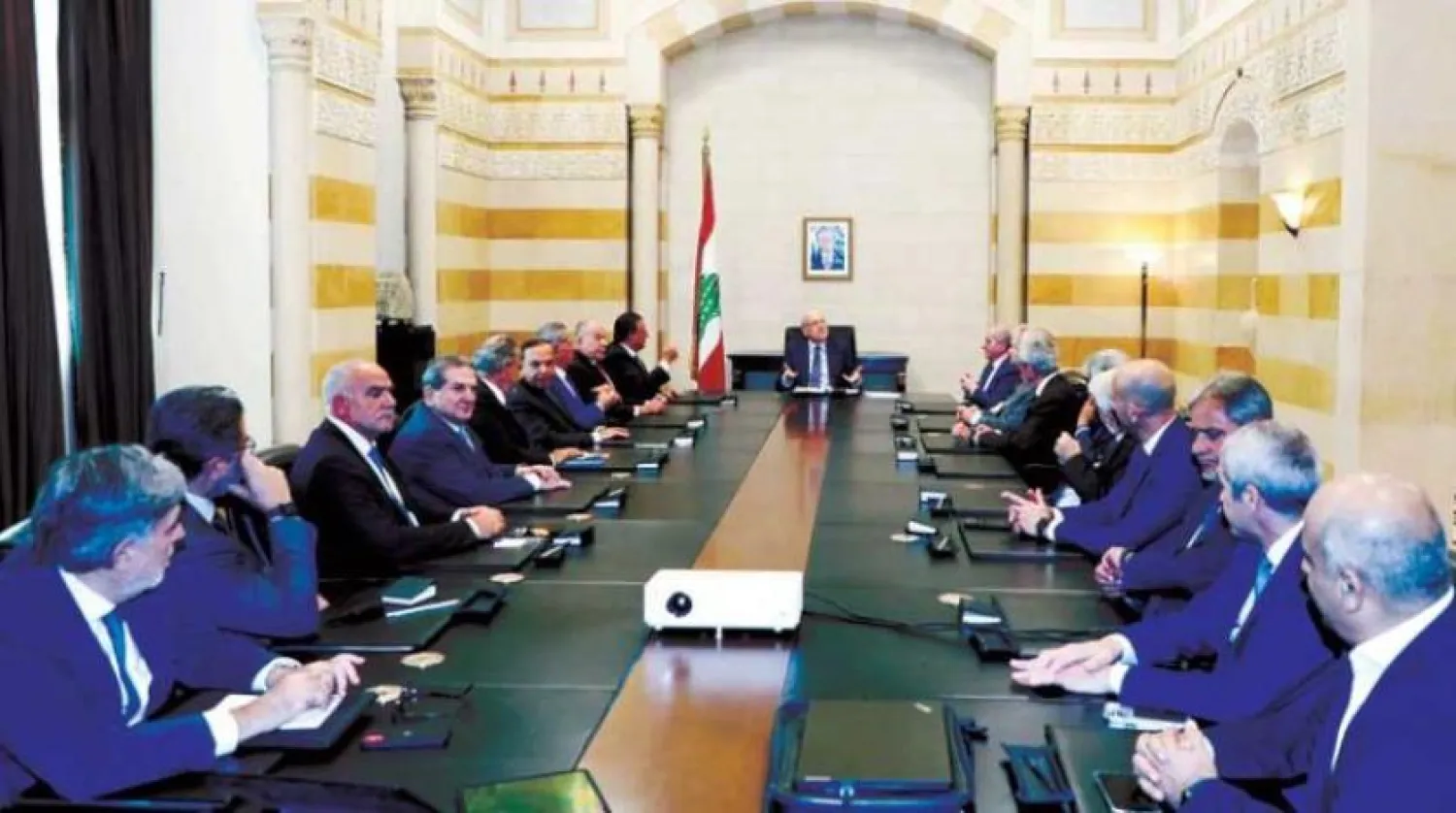 Mikati, eski bir oturumda Bakanlar Kurulu’na başkanlık ederken (Dalati ve Nahra)