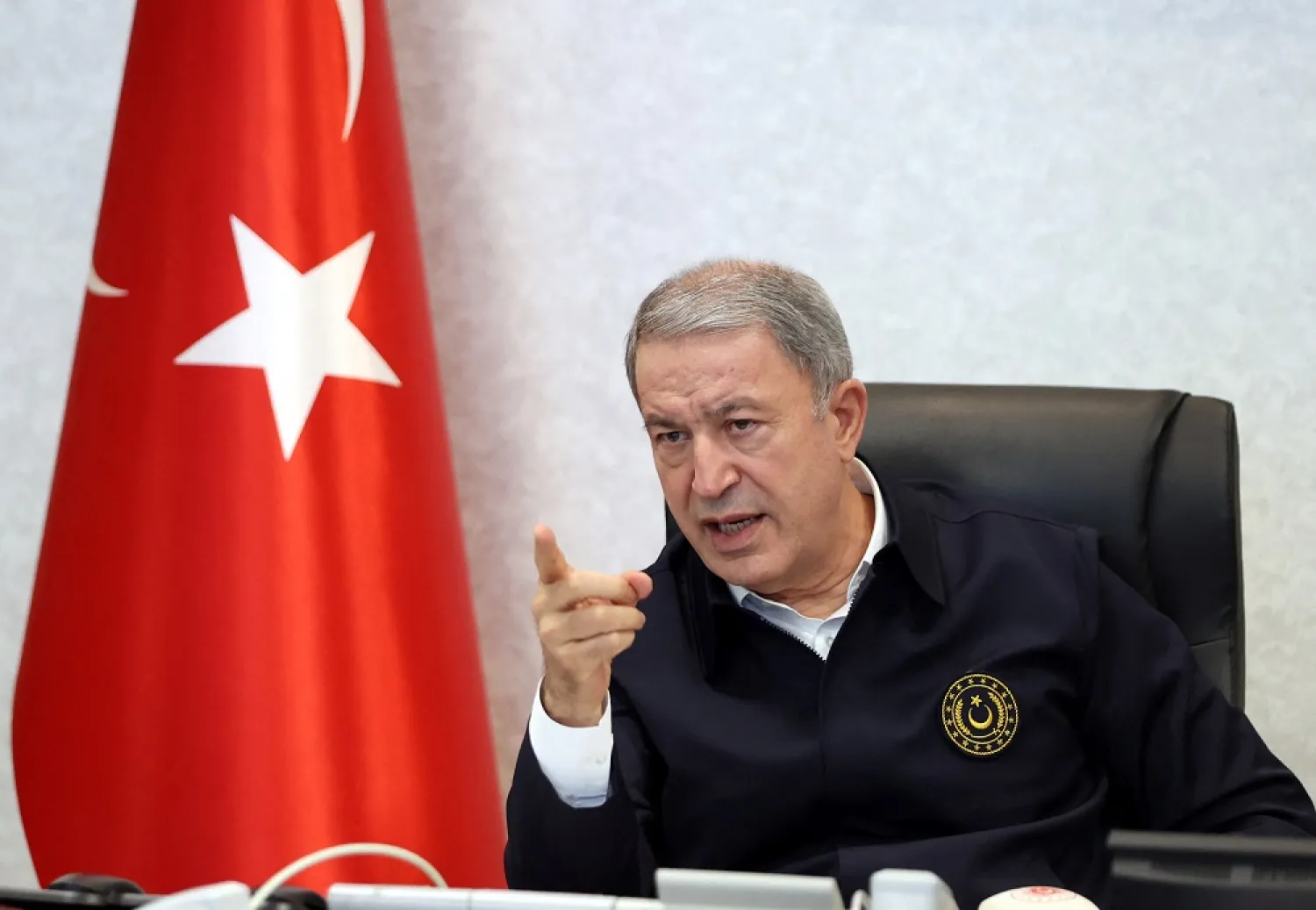 Turkish Defense Minister Hulusi Akar visits Land Forces Operation Center in Ankara, Türkiye, November 21, 2022. (Defense Ministry/Handout via Reuters)