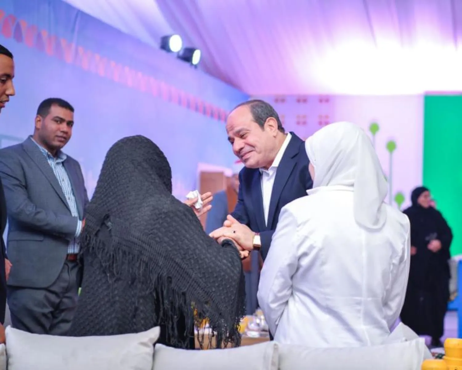 السيسي خلال افتتاح مشروع في سوهاج (الرئاسة المصرية)