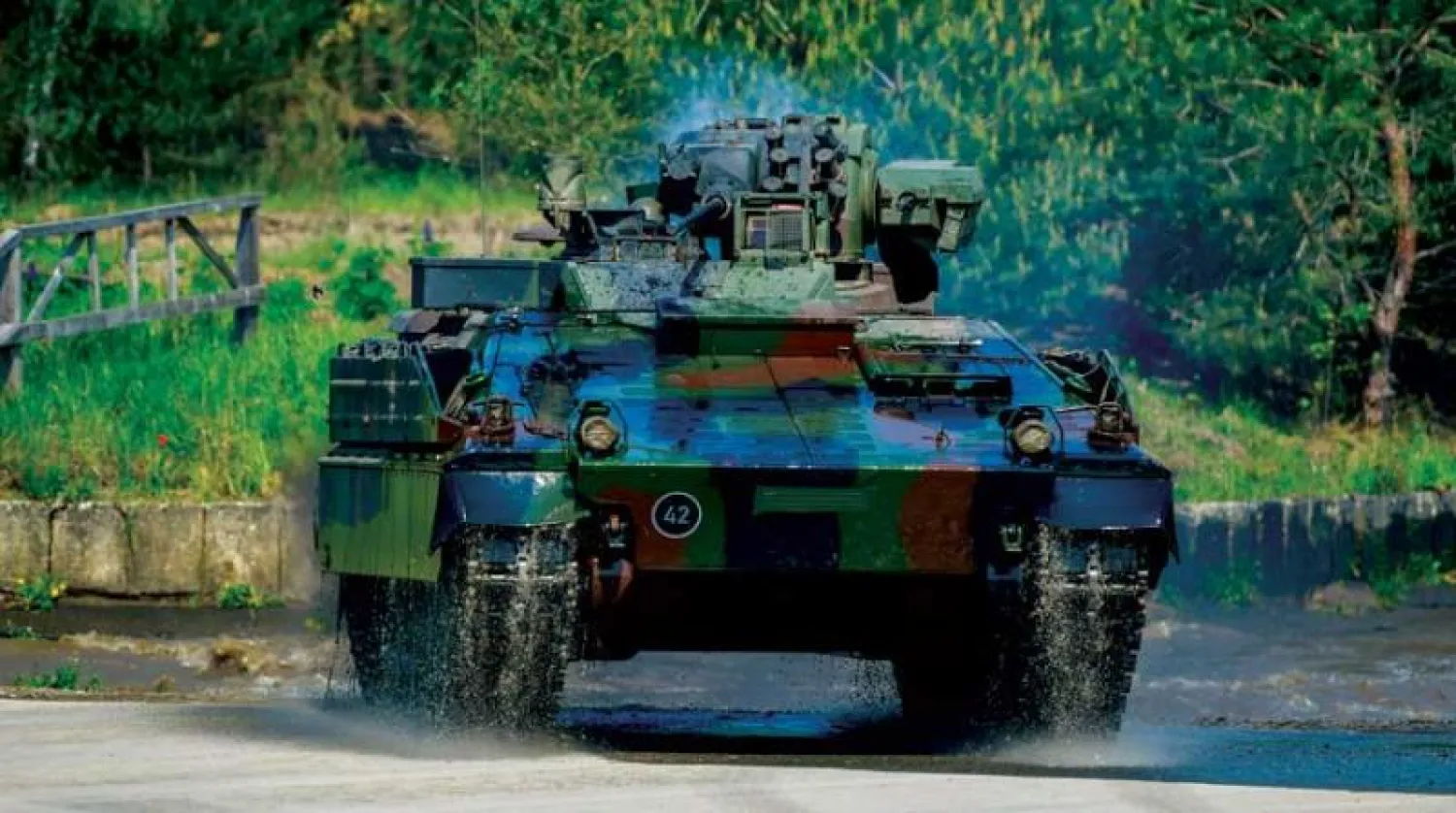 مدرعة ألمانية من طراز «ماردر» (أ.ف.ب)