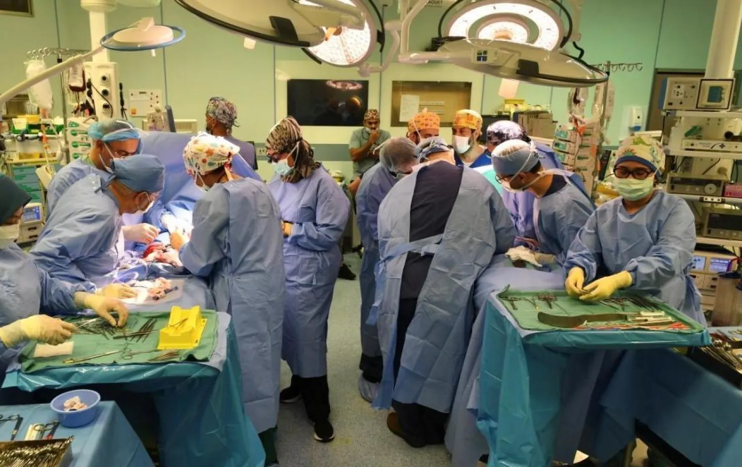 نفذت عملية فصل التوأم السيامي على ست مراحل (واس)