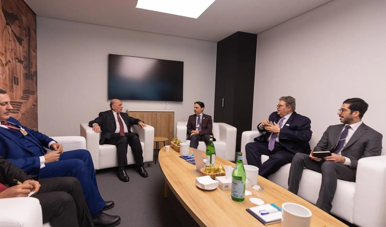 The Saudi and Iraqi foreign ministers meet on the sidelines of the World Economic Forum in Davos on Monday. (SPA)