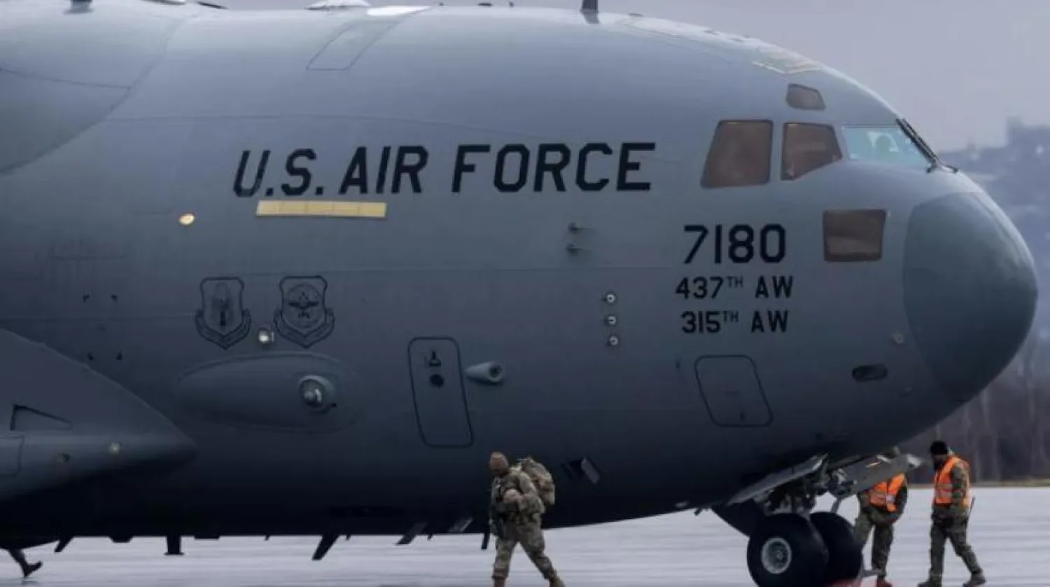 Romanya üssünde bir ABD askeri kargo uçağı (Arşiv)