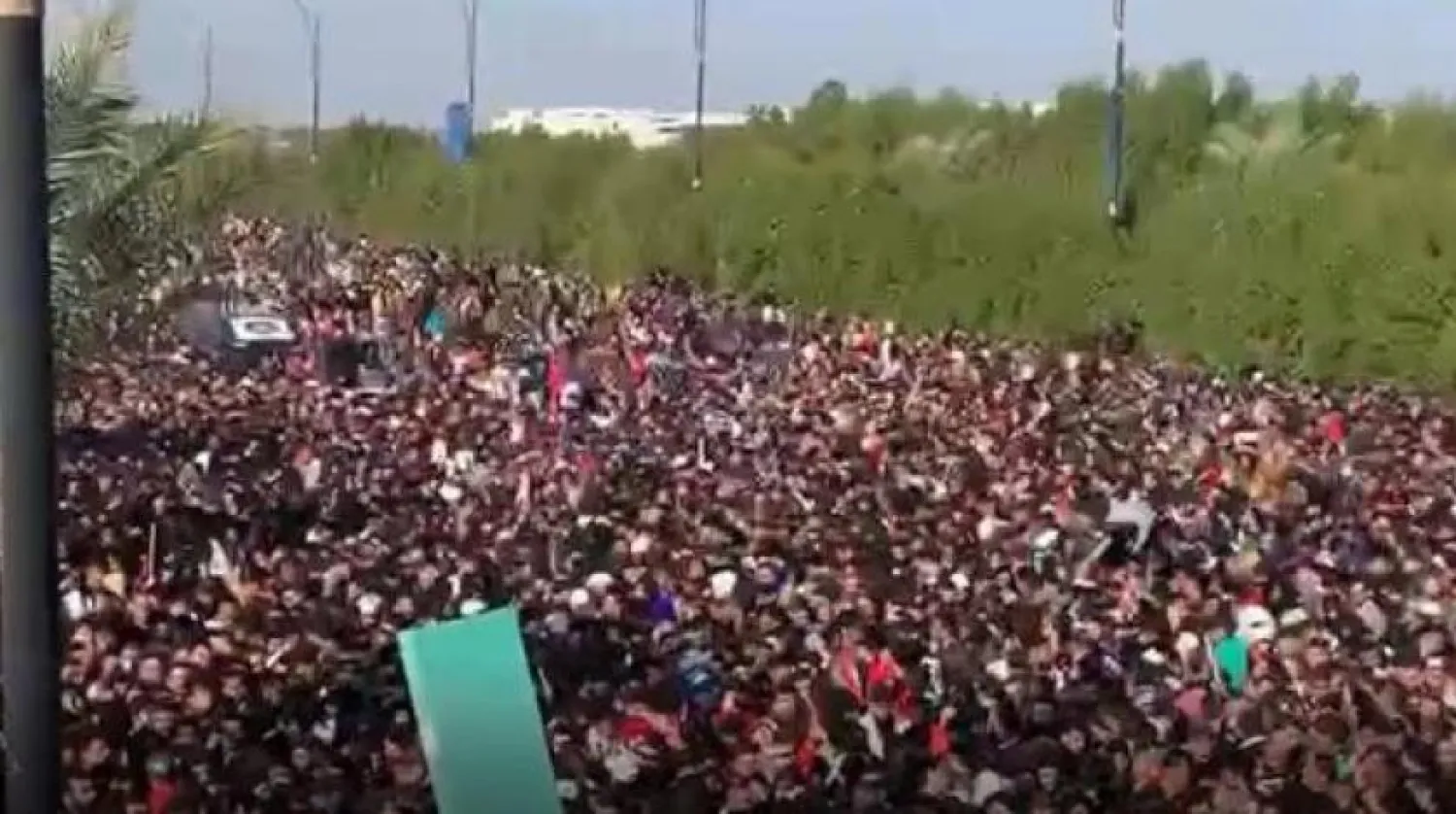 Tezahürat yapan kalabalık (INA)