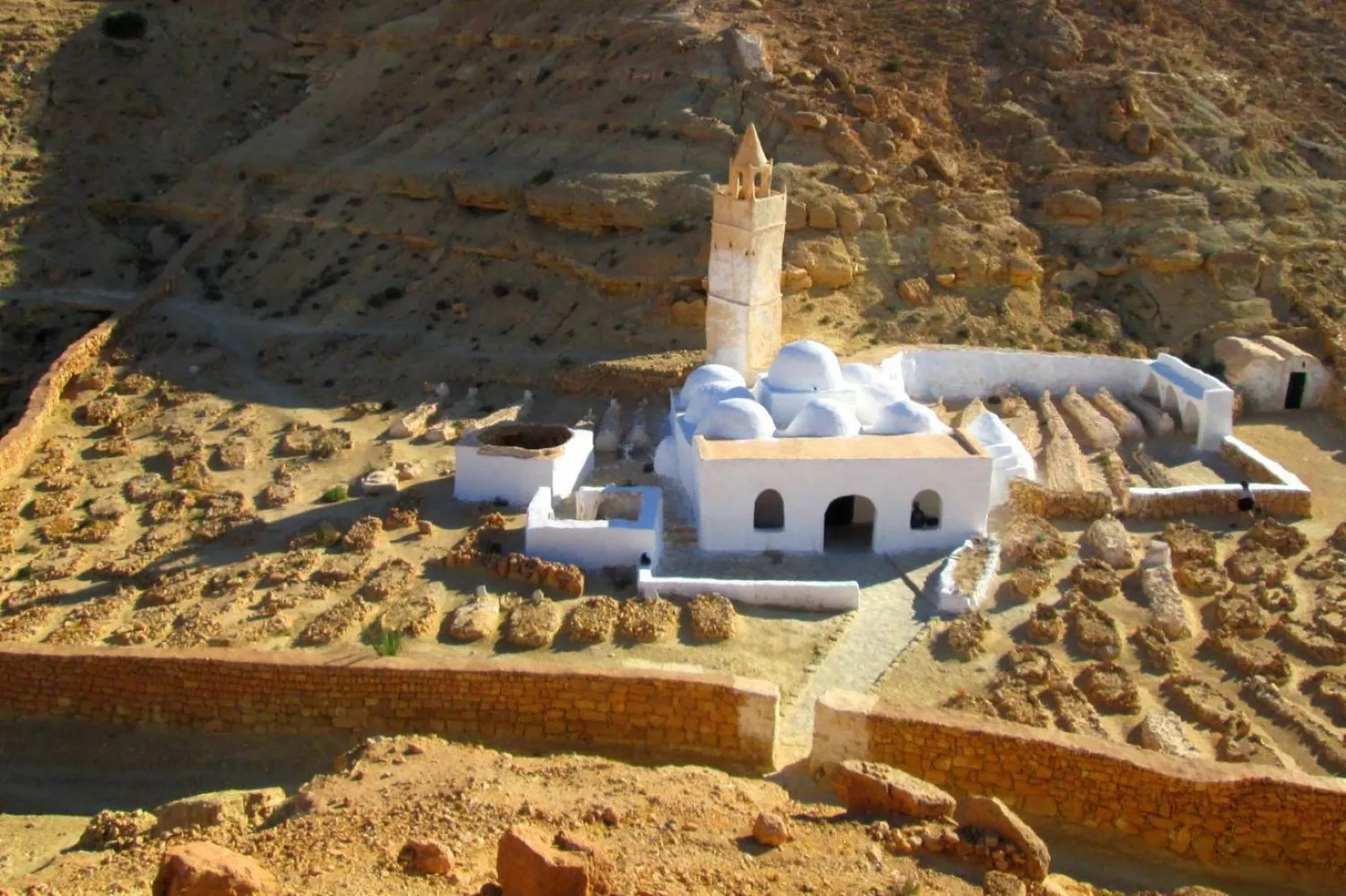 Tunus'un Şanni köyünün sakinleri Ashab-ı Kehf'e kurbanlar sunuyor / Fotoğraf: Independent Arabia
