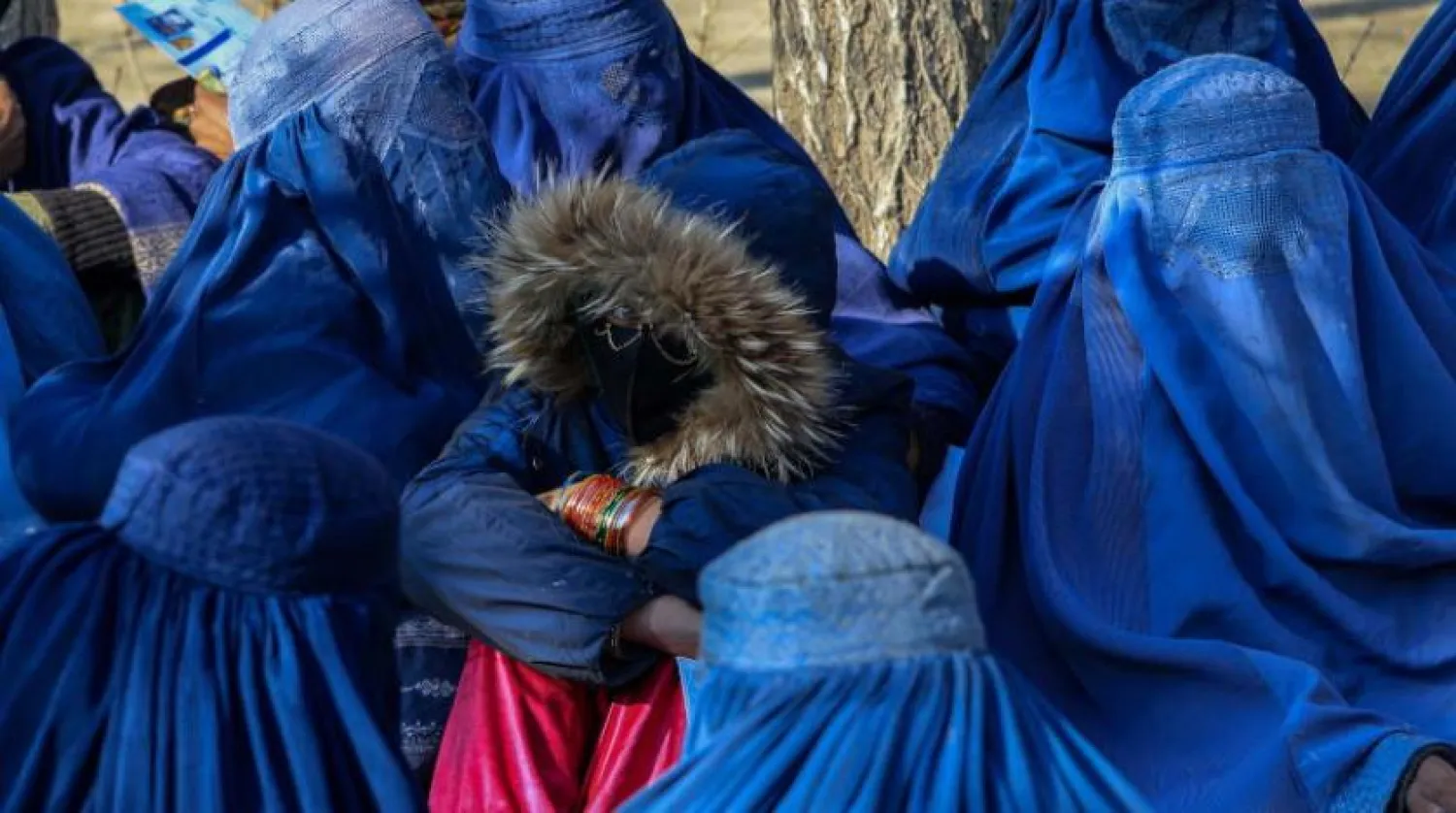 Taliban, Afgan kadınları kamu işlerinden dışlamak da dahil olmak üzere katı kısıtlamalar getirdi (EPA)