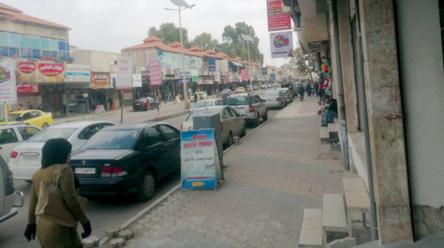 حركة خفيفة في سوق الشهداء بمدينة درعا المحطة (الشرق الأوسط)