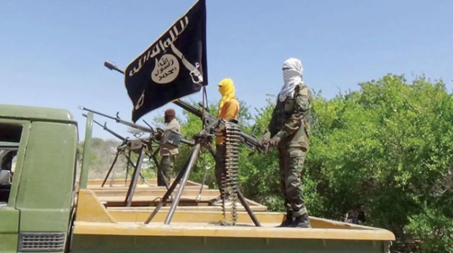 Eş-Şebab örgütü tarafından dağıtılan, ele geçirilen askeri ganimetlerle ilgili fotoğraf