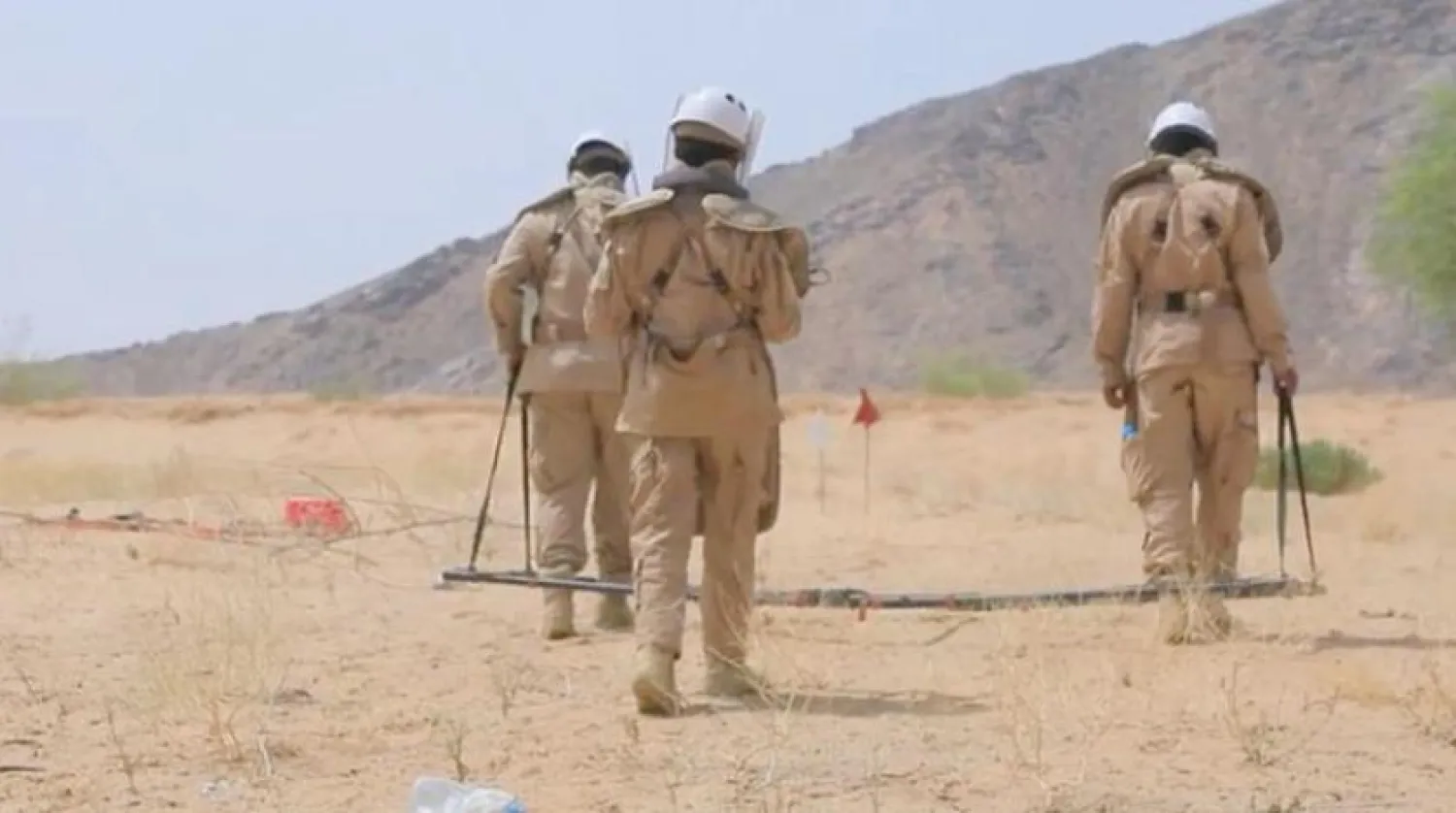 MASAM, projesinin çalışanları Yemen topraklarını Husi mayınlarından temizledi (MASAM Projesi)